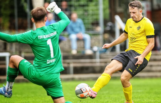 Diesmal scheitert Egzon Huruglica (rechts), aber der FVP-Stürmer macht noch sein Tor.<span class='image-autor'>Carsten Riedl</span>