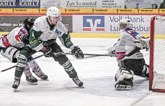 Mike Weigandt zieht ab, die Steelers-Amateure gewinnen das Regionalliga-Finale. Foto: Simecek
