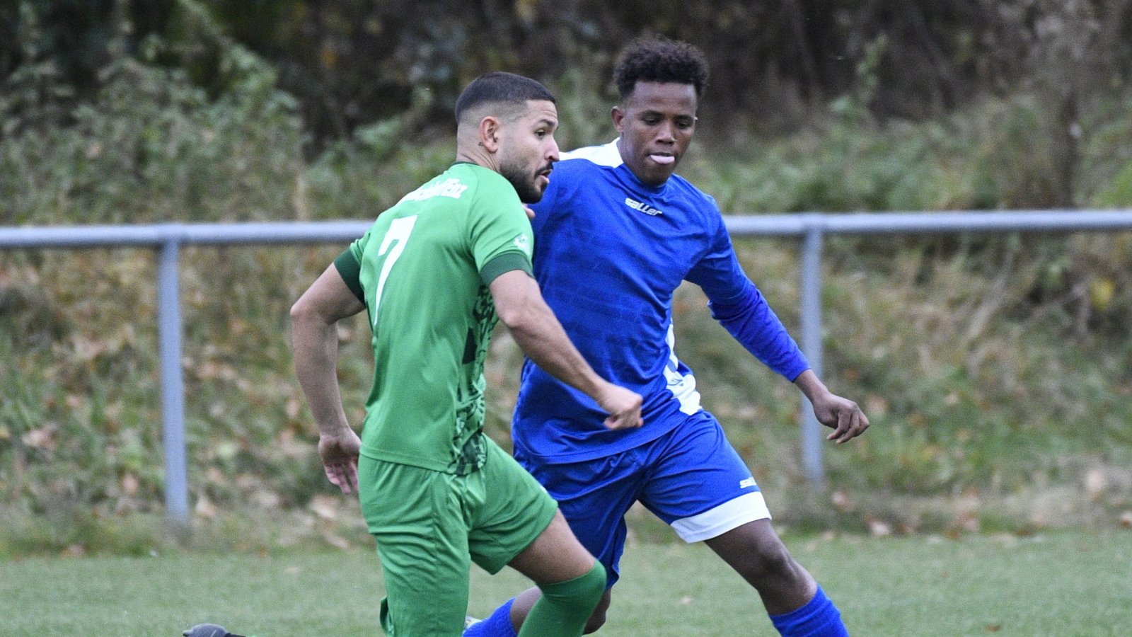 Isamail Ibrahim Nuh (rechts) und der FC Gündelbach sind in den vergangenen drei Spielen ohne Torerfolg geblieben.  Foto: Leitner