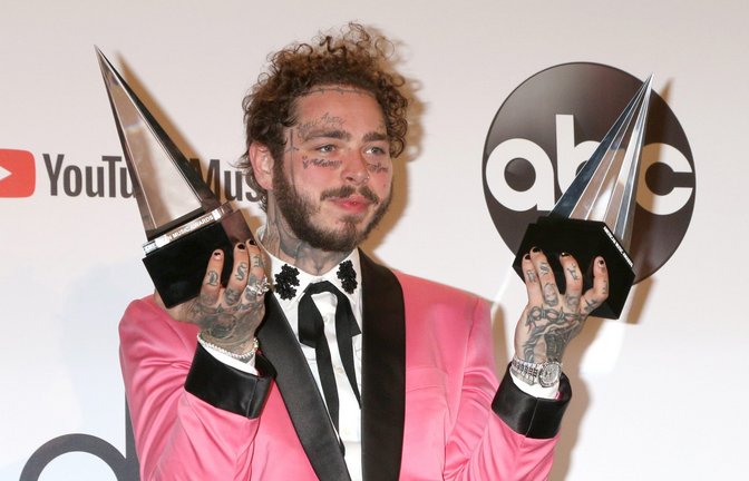 Post Malone (hier bei den American Music Awards 2018) geht in diesem Jahr mit gleich 8 Nominierungen ins Rennen.<span class='image-autor'>Foto: Kathy Hutchins / shutterstock.com</span>