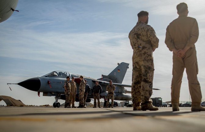 Könnte Deutschland über Artikel 5 der Nato in den Iran-Krieg verwickelt werden? Theoretisch müssen Bundeswehrsoldaten darauf vorbereitet sein.<span class='image-autor'>Foto: Michael Kappeler/dpa</span>