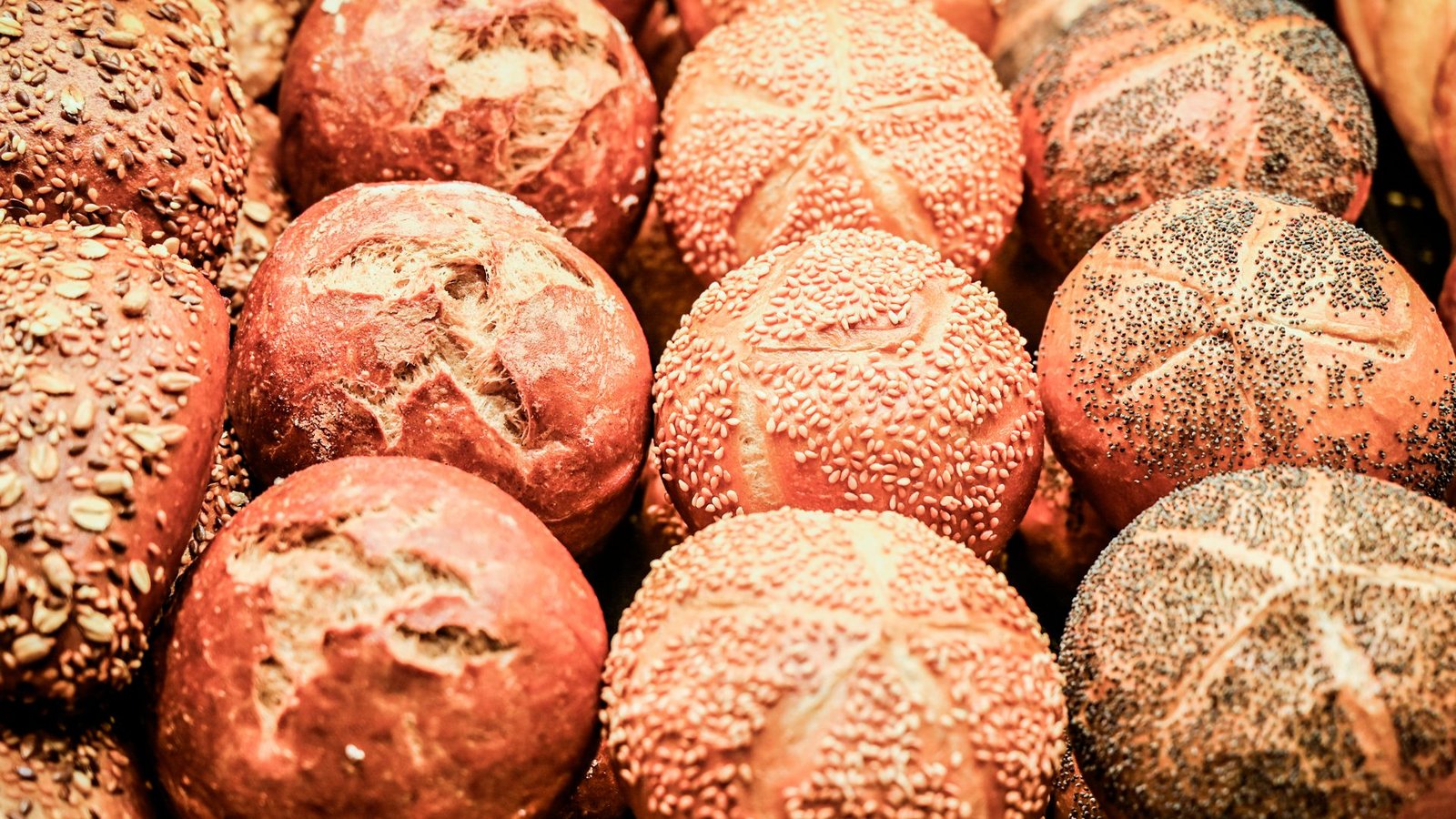 Rund 30 Brötchen und zehn Brote laden derzeit fast täglich in der Jagst (Symbolbild).Foto: IMAGO/Funke Foto Services Rund 30 Brötchen und zehn Brote laden derzeit fast täglich in der Jagst (Symbolbild).Foto: IMAGO/Funke Foto Services