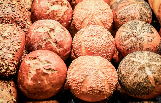 Rund 30 Brötchen und zehn Brote laden derzeit fast täglich in der Jagst (Symbolbild).<span class='image-autor'>Foto: IMAGO/Funke Foto Services</span>