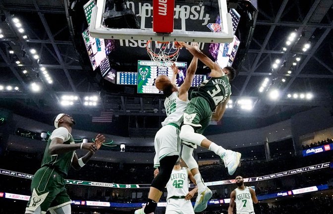 Die Boston Celtics haben Spiel sechs in den NBA-Playoffs gegen die Milwaukee Bucks gewonnen.<span class='image-autor'>Foto: Morry Gash/AP/dpa</span>