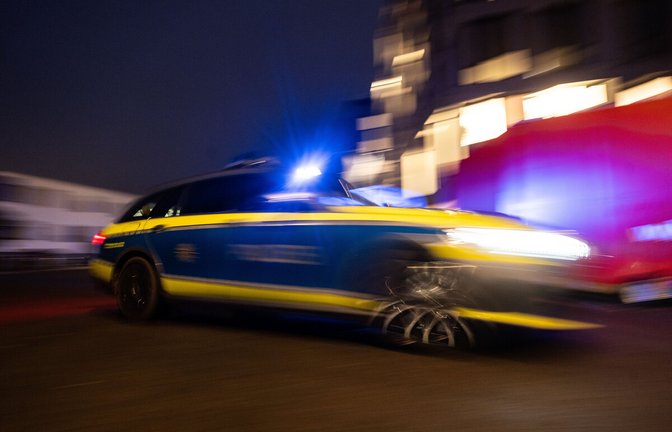Die Polizei hat in Stuttgart ein flüchtiges Fahrzeug verfolgt – zunächst ohne Erfolg (Symbolbild).<span class='image-autor'>Foto: dpa/Marijan Murat</span>