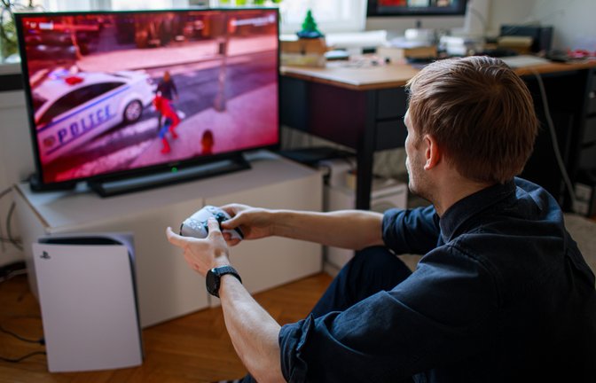 So viel Strom kostet das Zocken an der PS5.<span class='image-autor'>Foto: Girts Ragelis / shutterstock.com</span>