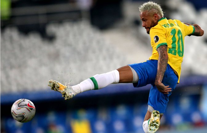 Voller Einsatz: Brasiliens Nummer 10 Neymar<span class='image-autor'>Foto: imago/MB Media Solutions</span>