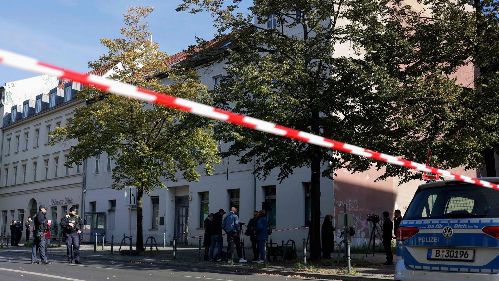 Unbekannte schleuderten in der Nacht Molotowcocktails auf die jüdische Gemeinde Kahal Adass Jisroel in Berlin.Foto: AFP/Odd Andersen Unbekannte schleuderten in der Nacht Molotowcocktails auf die jüdische Gemeinde Kahal Adass Jisroel in Berlin.Foto: AFP/Odd Andersen
