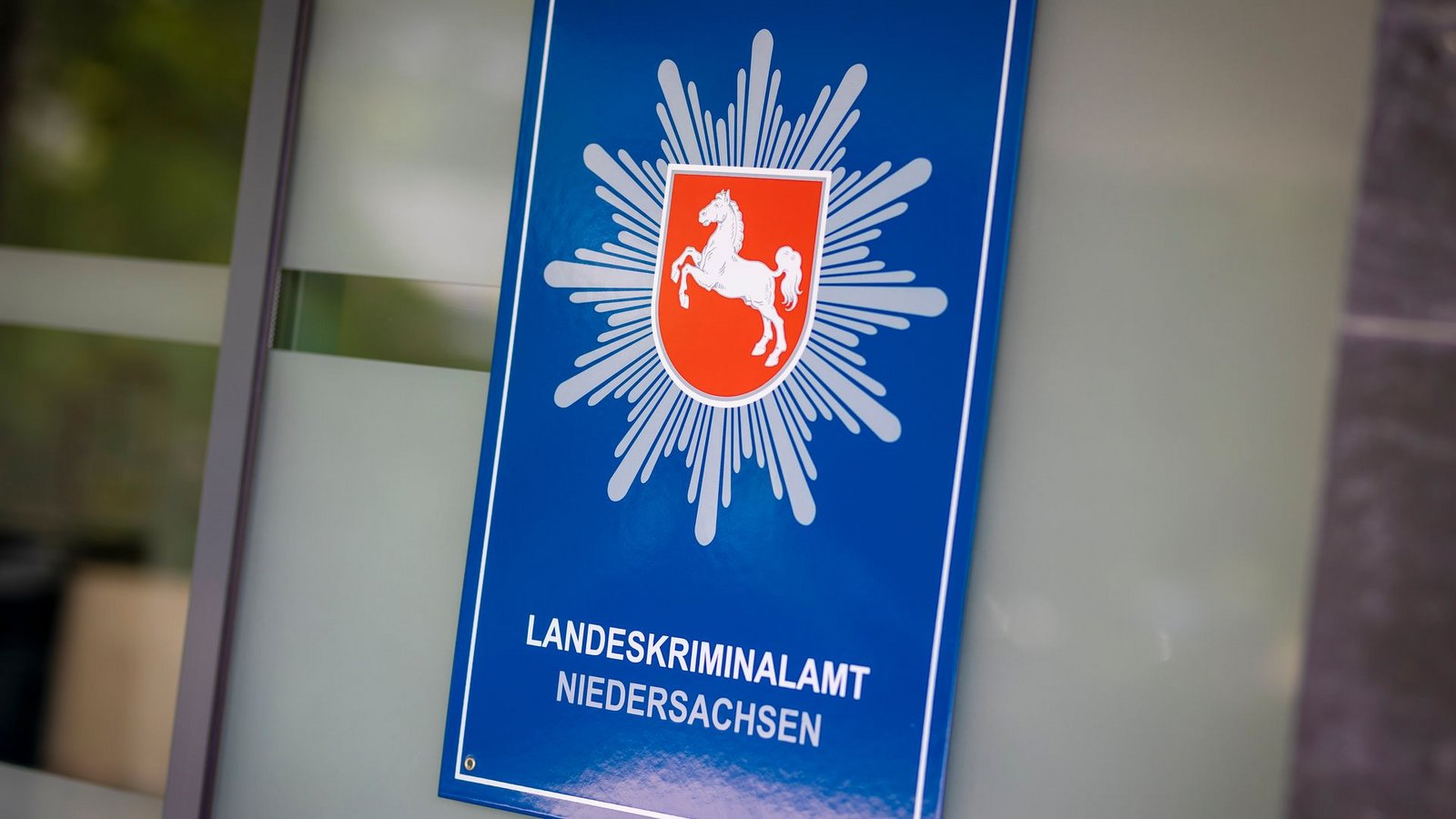 Ein geflohener Mörder ist wieder gefasst. (Symbolbild)Foto: Moritz Frankenberg/dpa Ein geflohener Mörder ist wieder gefasst. (Symbolbild)Foto: Moritz Frankenberg/dpa