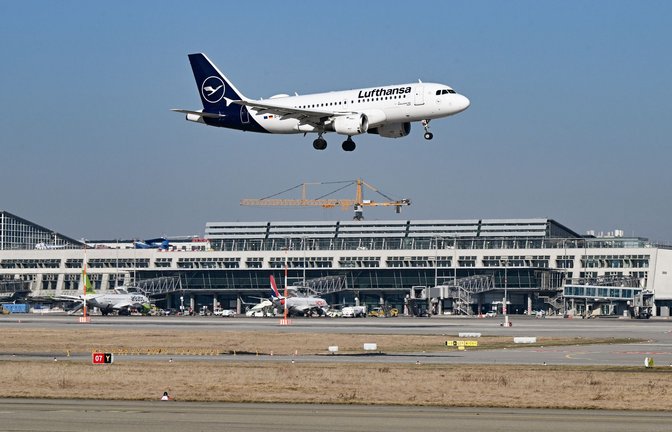 Eine Lufthansa-Maschine musste in Stuttgart zwischenlanden. (Archivbild)<span class='image-autor'>Foto: Bernd Weißbrod/dpa</span>