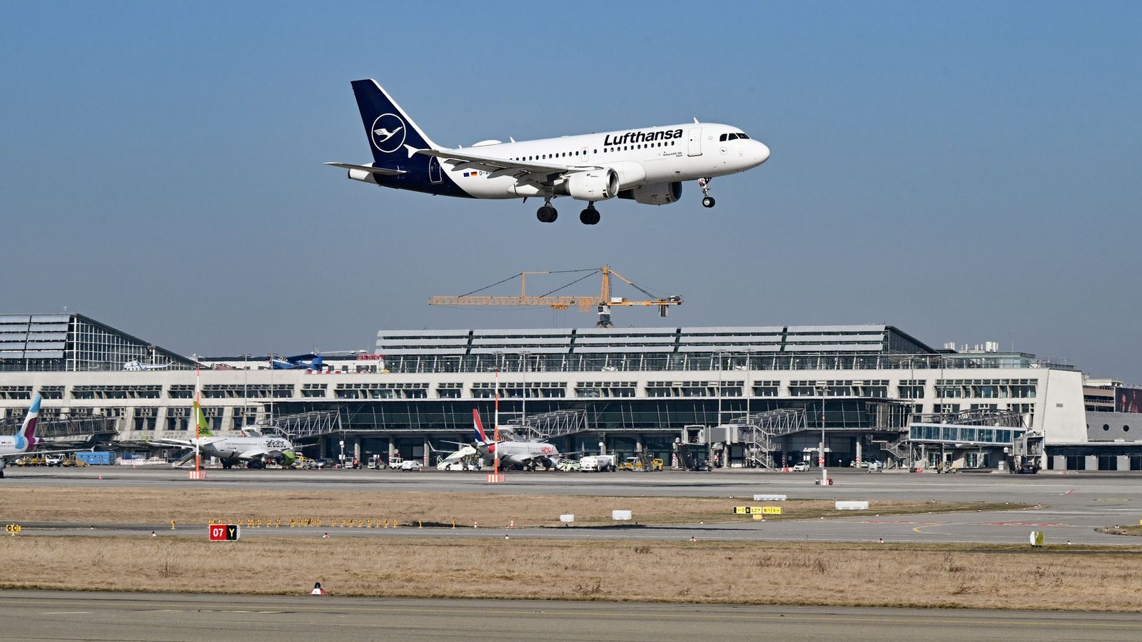 Eine Lufthansa-Maschine musste in Stuttgart zwischenlanden. (Archivbild)Foto: Bernd Weißbrod/dpa