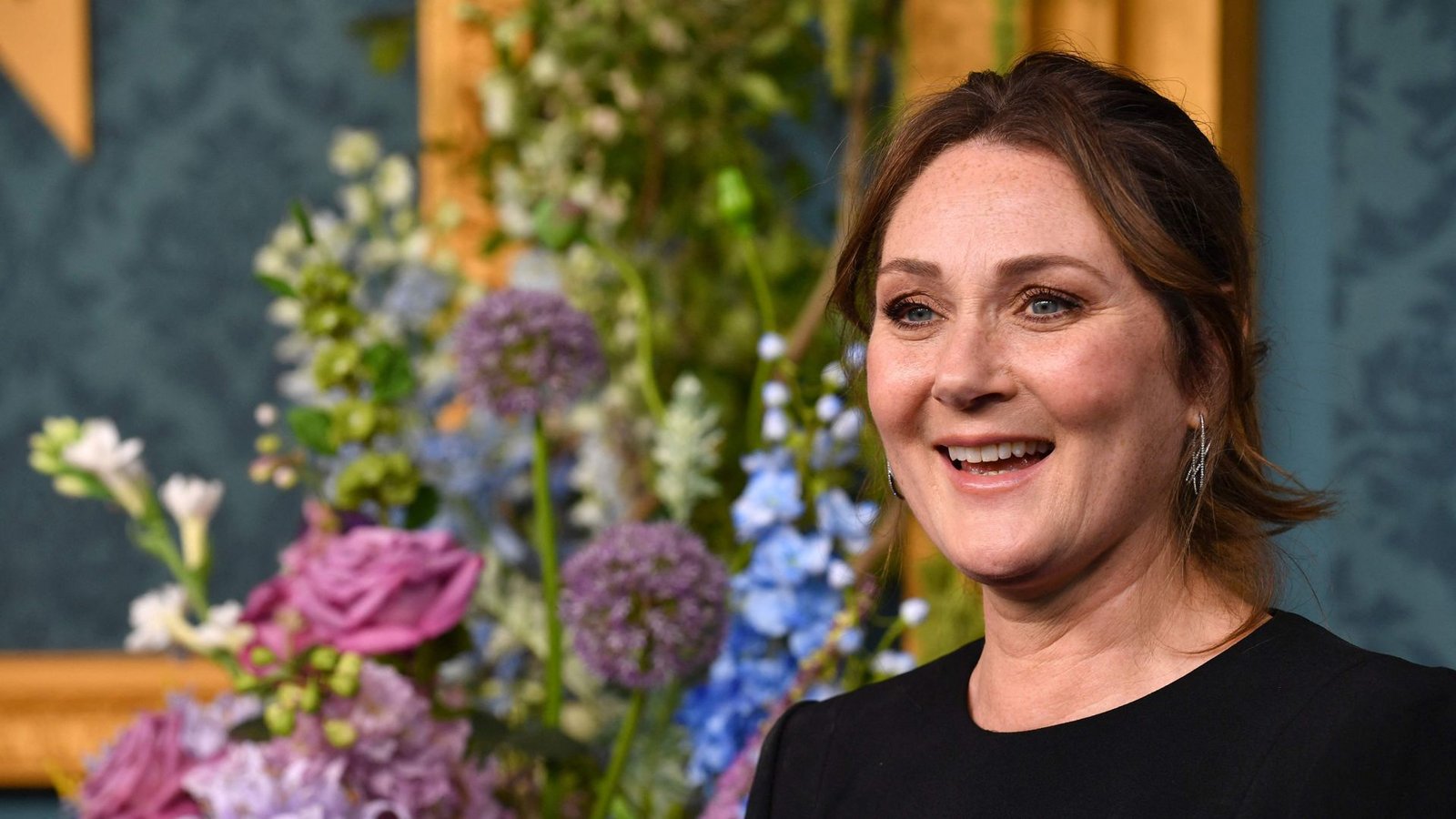 Auch die britische Schauspielerin Ruth Gemmell, die die Mutter Violet der Bridgertons spielt, war auf dem Roten Teppich anzutreffen.Foto: AFP/ANDREA RENAULT Auch die britische Schauspielerin Ruth Gemmell, die die Mutter Violet der Bridgertons spielt, war auf dem Roten Teppich anzutreffen.Foto: AFP/ANDREA RENAULT