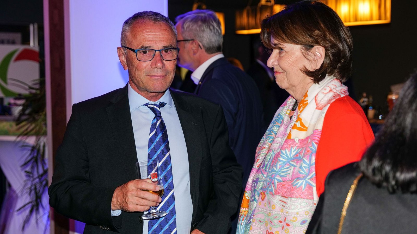 Vereinslegende Ralf Vollmer mit Erika DaissFoto: Markus Schwarz/Markus Schwarz