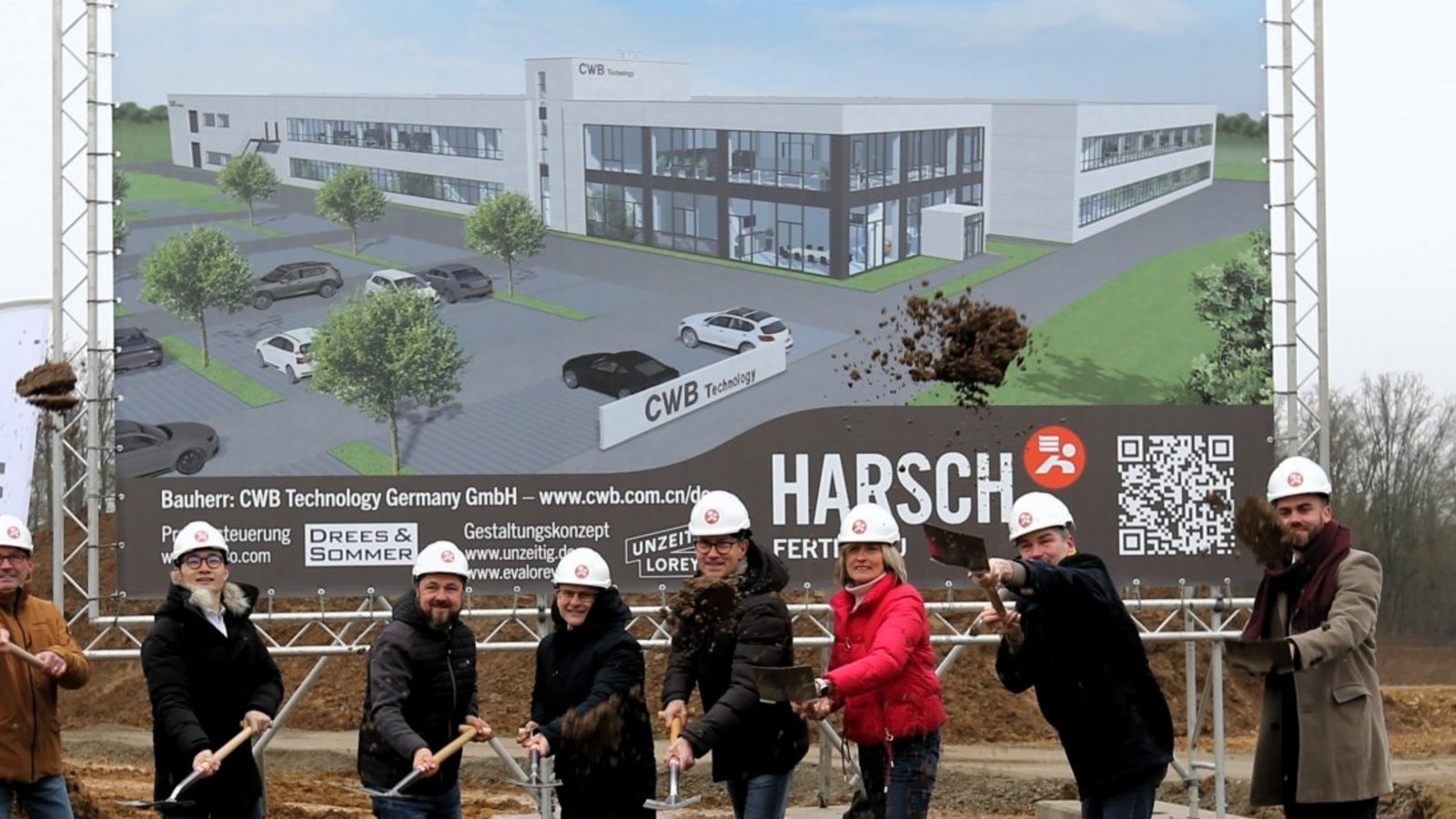 Spatenstich für CWB mit Wiernsheims Bürgermeister Matthias Enz (Zweiter von rechts).