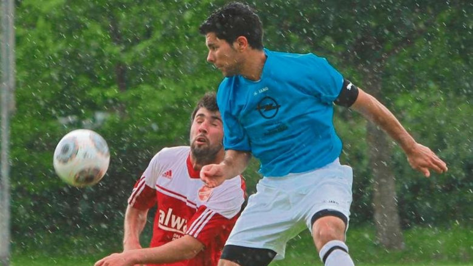 Der TSV Häfnerhaslach (rechts Nelson Caldas) hat in der Kreisliga B 5 die Tabellenspitze erklommen und ist am Sonntag bei A-Liga-Absteiger TSV Unterriexingen zu Gast. Foto: Nachreiner Der TSV Häfnerhaslach (rechts Nelson Caldas) hat in der Kreisliga B 5 die Tabellenspitze erklommen und ist am Sonntag bei A-Liga-Absteiger TSV Unterriexingen zu Gast. Foto: Nachreiner