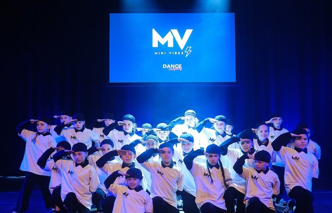 Kurz vor ihrer ersten Wettbewerbsteilnahme: Die junge DC-Formation Mini Vibez präsentiert sich beim Opening. <span class='image-autor'>Foto: privat</span>
