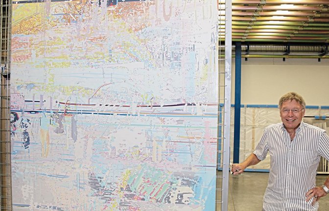 Peter Klein im Heiligtum des Nussdorfer Kunstwerks, dem Depot. Hier werden über 2000 Kunstwerke gelagert. Fotos: Bögel