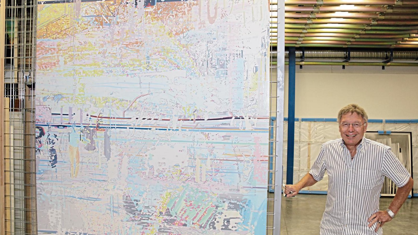 Peter Klein im Heiligtum des Nussdorfer Kunstwerks, dem Depot. Hier werden über 2000 Kunstwerke gelagert. Fotos: Bögel