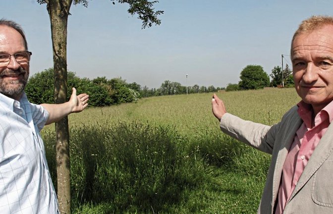 Frank Märkle (links) und Ingo Weimer von der BI Wiesental sind gegen den Bau der Behinderteneinrichtung in Illingen.  Foto: Romanowski
