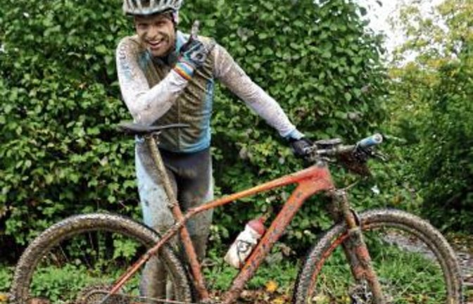 Eingesaut von oben bis unten, aber glücklich über die Top-20-Platzierung in seiner Klasse bei der Alb-Gold-Trophy: Stefan Bäuerle Foto: privat