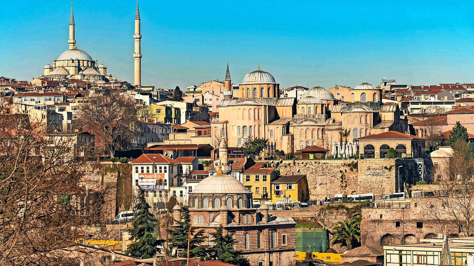 Im Viertel rund um die Fatih-Moschee befindet sich das Hotel, das im Mittelpunkt der Untersuchungen stehtFoto: picture alliance/Peter Schickert Im Viertel rund um die Fatih-Moschee befindet sich das Hotel, das im Mittelpunkt der Untersuchungen stehtFoto: picture alliance/Peter Schickert