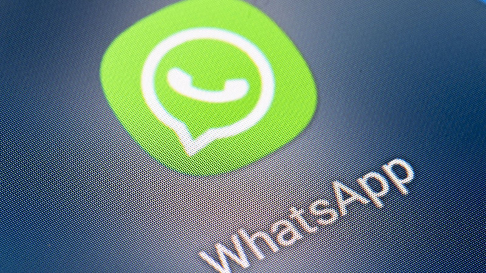 WhatsApp plant ein kostenpflichtiges Abo mit zusätzlichen Design- und Sortierungsfunktionen (Symbolbild).Foto: dpa/Fabian Sommer