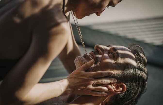 Verheiratet, und trotzdem Sex mit anderen? Für Alex und seine Frau kein Problem.<span class='image-autor'>Foto: IMAGO/Westend61</span>