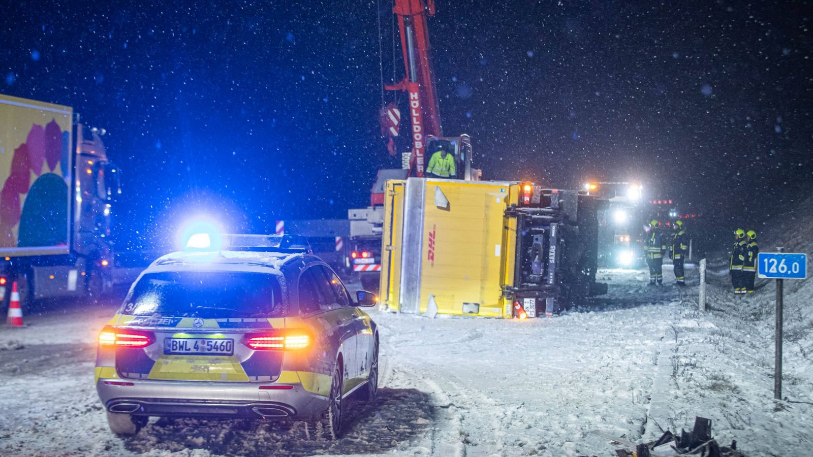Die Polizei leitete den Verkehr an der Unfallstelle vorbei.Foto: 7aktuell.de/Simon Adomat Die Polizei leitete den Verkehr an der Unfallstelle vorbei.Foto: 7aktuell.de/Simon Adomat