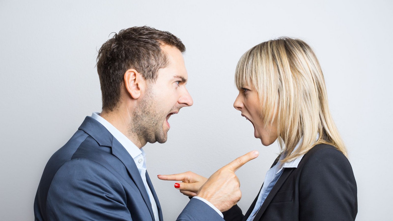 Paare, die in Konflikten zu Gegnern werden, sind auf Dauer unglücklicher und trennen sich eher.Foto: Adobe Stock/Dada Lin Paare, die in Konflikten zu Gegnern werden, sind auf Dauer unglücklicher und trennen sich eher.Foto: Adobe Stock/Dada Lin