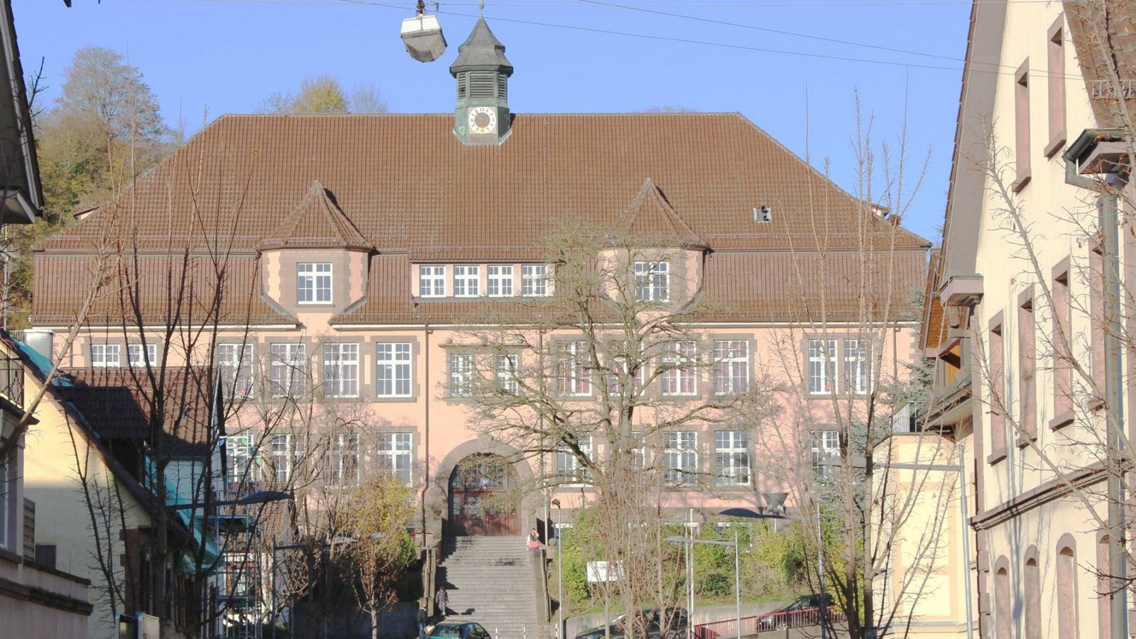 Für Elterntaxis ist im neuen Schuljahr die Zufahrt zum Schulcampus untersagt. Foto: pv Für Elterntaxis ist im neuen Schuljahr die Zufahrt zum Schulcampus untersagt. Foto: pv