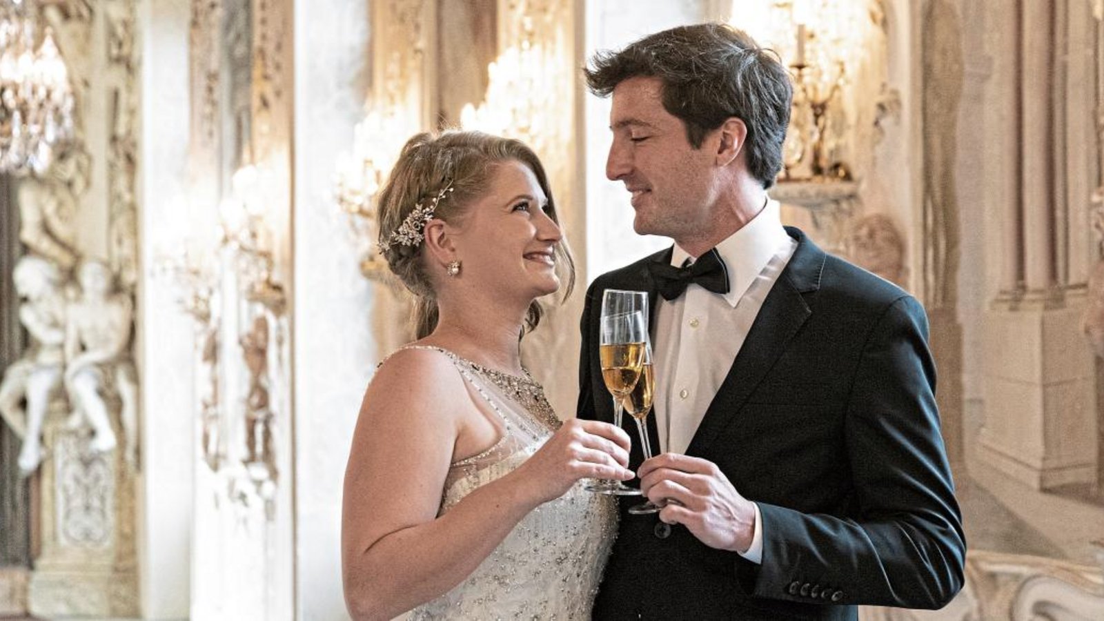 Hochzeiten können künftig im Marmorsaal des Ludwigsburger Residenzschlosses und im Schloss Favorite stattfinden. Foto: p Hochzeiten können künftig im Marmorsaal des Ludwigsburger Residenzschlosses und im Schloss Favorite stattfinden. Foto: p