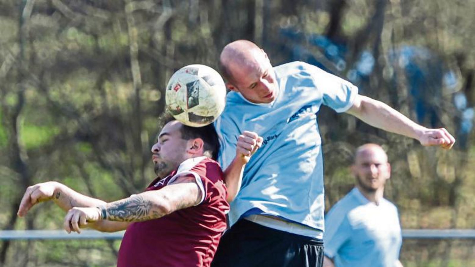 Pasquale Arena (links) und A-Ligist SV Riet kämpfen heute Abend gegen den TSV Flacht ebenso wie Lukas Glaser (rechts) und Bezirksligist SGM Riexingen beim TSV Grünbühl um den Einzug ins Bezirkspokalhalbfinale. Foto: Leitner Pasquale Arena (links) und A-Ligist SV Riet kämpfen heute Abend gegen den TSV Flacht ebenso wie Lukas Glaser (rechts) und Bezirksligist SGM Riexingen beim TSV Grünbühl um den Einzug ins Bezirkspokalhalbfinale. Foto: Leitner
