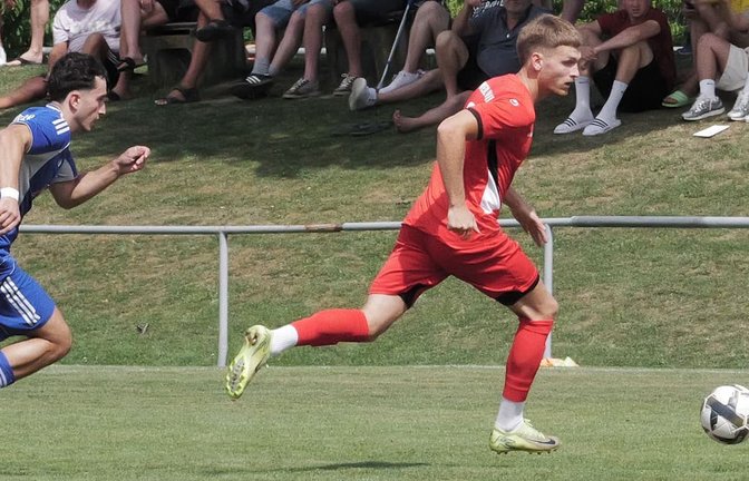 Im Derby beim TSV Bernhausen müssen die Weilimdorfer auf Roman Kasiar (rechts) verzichten. Der Offensivspieler ist erkrankt und fällt laut Trainer Oliver Stierle für einen noch unbestimmten Zeitraum aus.<span class='image-autor'>Günter E. Bergmann</span>