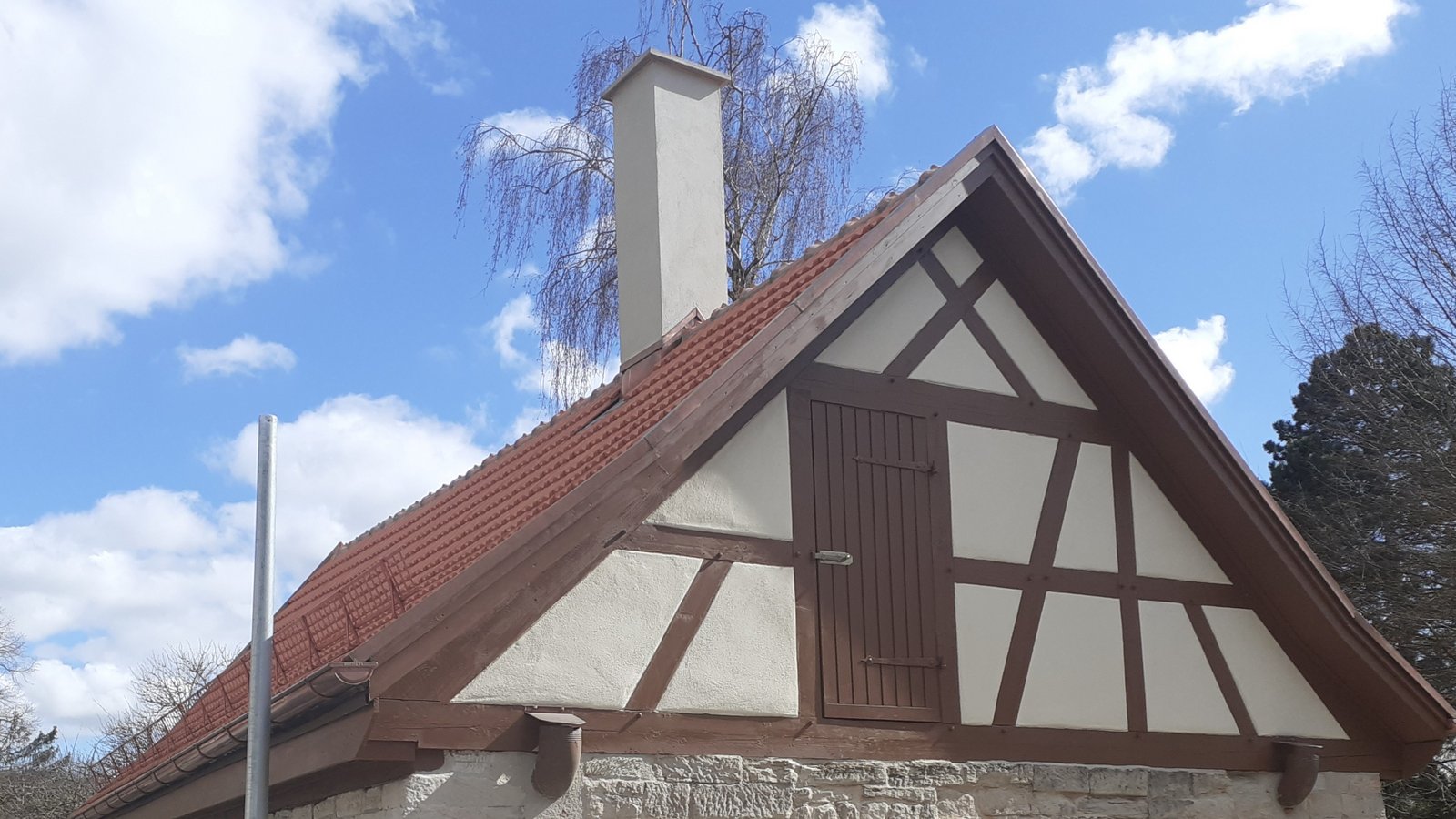 Bis zum 26. Mai sollen die Sanierungsarbeiten am Backhaus abgeschlossen sein. Foto: Glemser Bis zum 26. Mai sollen die Sanierungsarbeiten am Backhaus abgeschlossen sein. Foto: Glemser