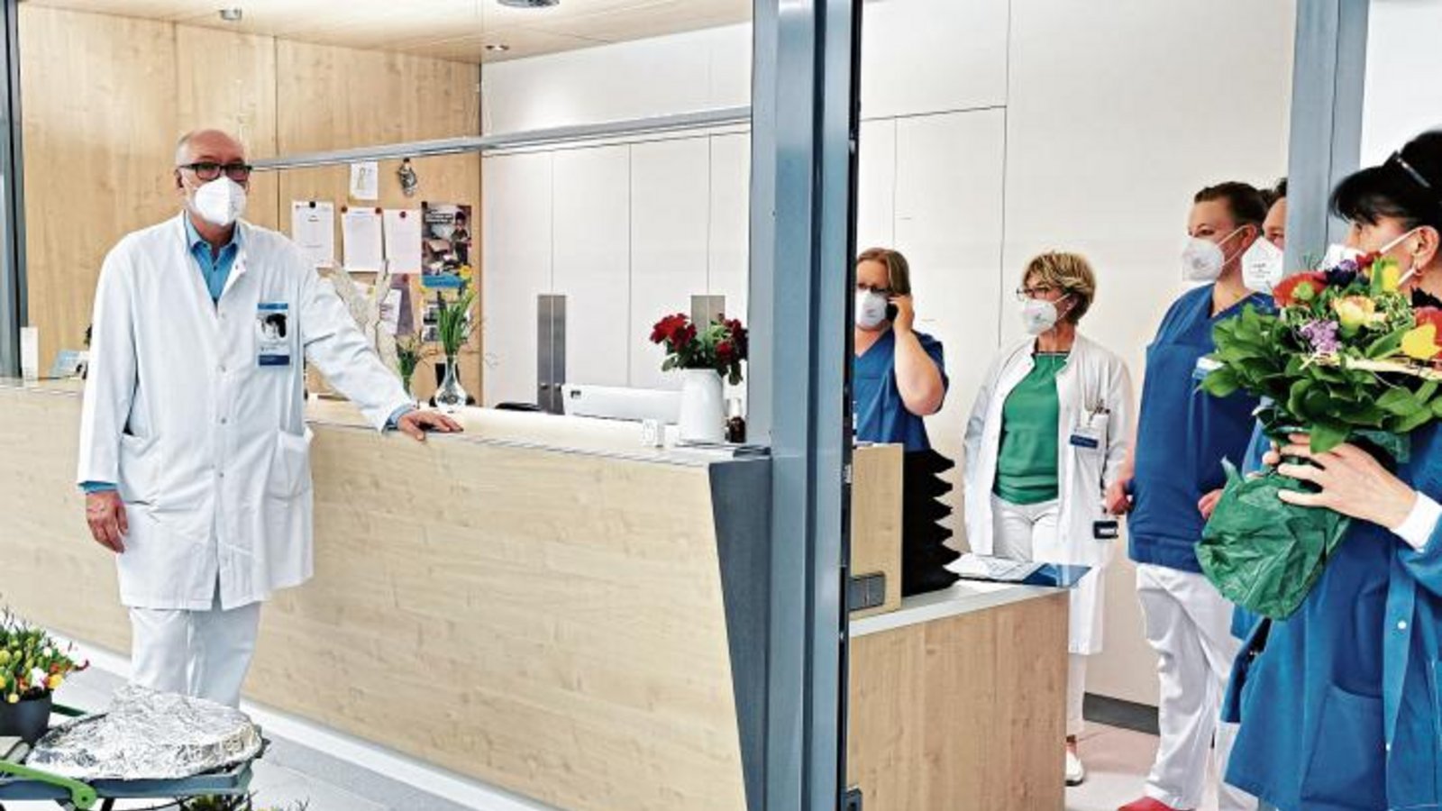 Professor Dr. Karel Caca, Ärztlicher Direktor der Klinik für Innere Medizin, Gastroenterologie, Hämato-Onkologie, Pneumologie, Diabetologie und Infektiologie im RKH-Klinikum Ludwigsburg und stellvertretender Vorstand des Förderverein Palliativmedizin Ludwigsburg , gratulierte zum Jubiläum der Palliativstation. Foto: RKH Professor Dr. Karel Caca, Ärztlicher Direktor der Klinik für Innere Medizin, Gastroenterologie, Hämato-Onkologie, Pneumologie, Diabetologie und Infektiologie im RKH-Klinikum Ludwigsburg und stellvertretender Vorstand des Förderverein Palliativmedizin Ludwigsburg , gratulierte zum Jubiläum der Palliativstation. Foto: RKH