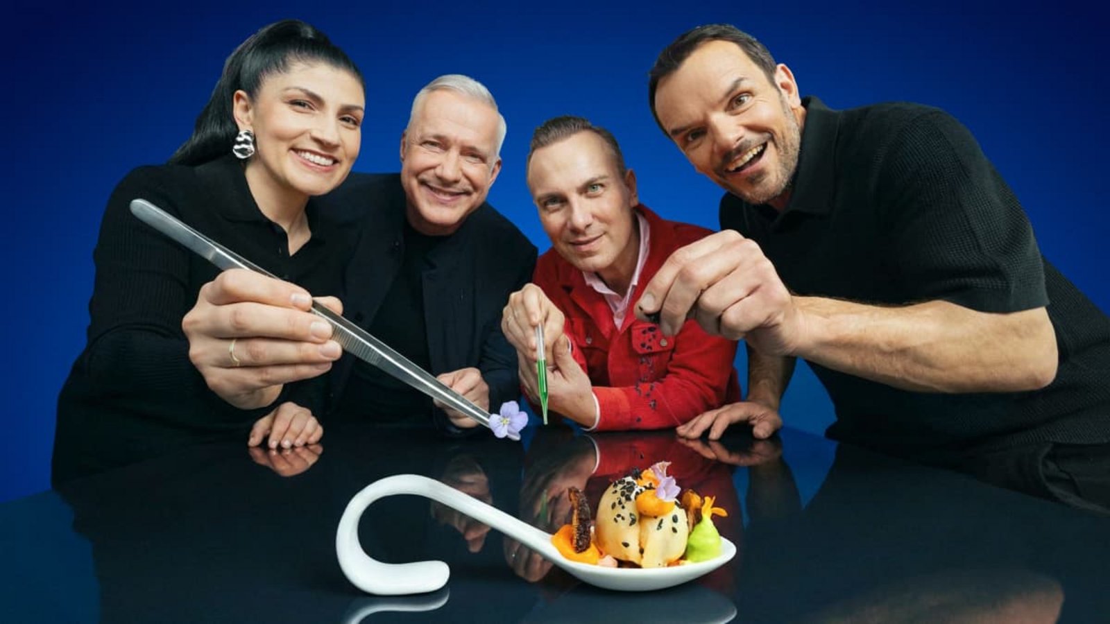 Elif Oskan, Alexander Herrmann, Tim Raue und Steffen Henssler sind wieder in der "The Taste"-Jury.Joyn/Marina Geckeler