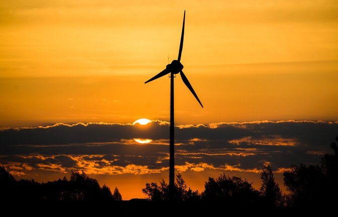 Morgenröte bei der Windkraft? Der Verband sieht noch viele Hindernisse.<span class='image-autor'>Foto: dpa/Julian Stratenschulte</span>