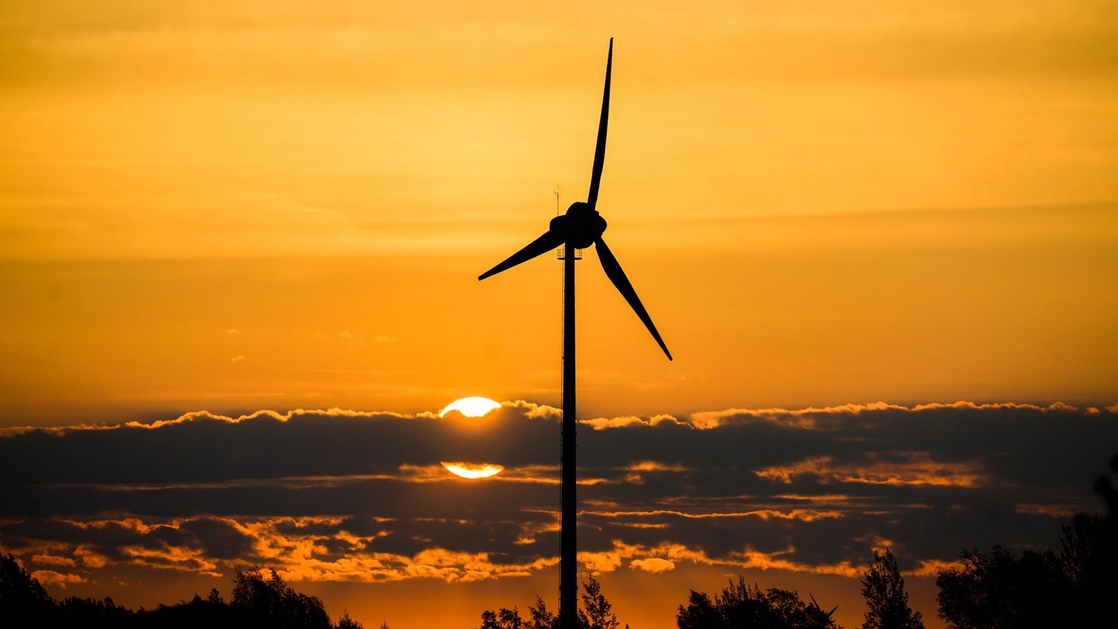 Morgenröte bei der Windkraft? Der Verband sieht noch viele Hindernisse.Foto: dpa/Julian Stratenschulte Morgenröte bei der Windkraft? Der Verband sieht noch viele Hindernisse.Foto: dpa/Julian Stratenschulte