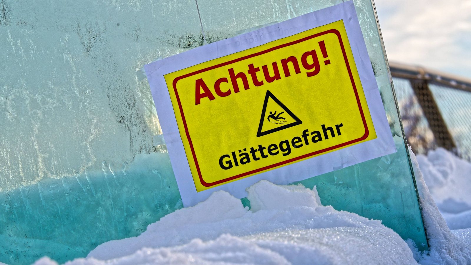 Ein Sturz auf den Kopf oder die Hüfte kann demnach gerade für ältere Menschen oder bei Einnahme von Blutverdünnern sehr gefährlich werden.Foto: Imago/Rolf Poss Ein Sturz auf den Kopf oder die Hüfte kann demnach gerade für ältere Menschen oder bei Einnahme von Blutverdünnern sehr gefährlich werden.Foto: Imago/Rolf Poss