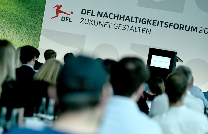 In Berlin findet derzeit das Nachhaltigkeitsforum der Deutschen Fußball Liga statt.<span class='image-autor'>Foto: Britta Pedersen/dpa</span>