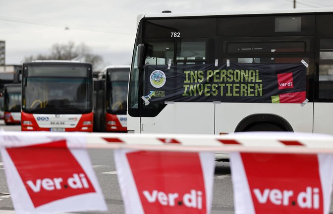 Mancherorts bleiben die Busse am Mittwoch und Donnerstag im Depot – es wird gestreikt.<span class='image-autor'>Foto: IMAGO/Panama Pictures/IMAGO/Christoph Hardt</span>