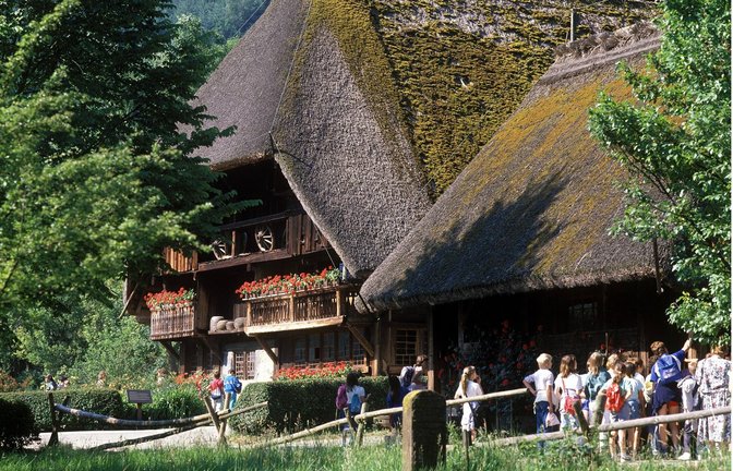 Wie sieht es unterm Walmdach eines typischen Schwarzwaldhofs aus? Im Freilichtmuseum Vogtsbauernhof erfährt man es.<span class='image-autor'>Foto: imago/SMID</span>
