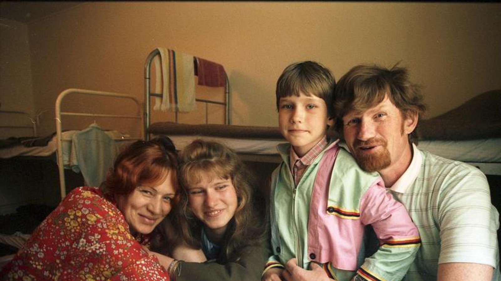 Familie aus Sibirien im Juni 1988 im Lager FriedlandFoto: Bundesarchiv, B 145 Bild-F079037-0017/CC BY-/ 3.0 Familie aus Sibirien im Juni 1988 im Lager FriedlandFoto: Bundesarchiv, B 145 Bild-F079037-0017/CC BY-/ 3.0