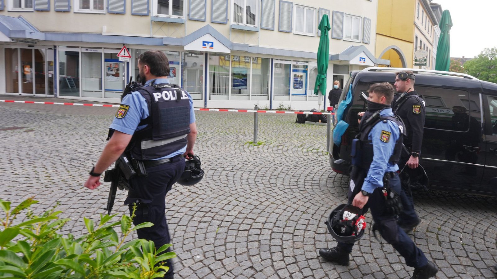 Der Vorfall löste einen Großeinsatz der Polizei aus.Foto: Thomas Frey/dpa