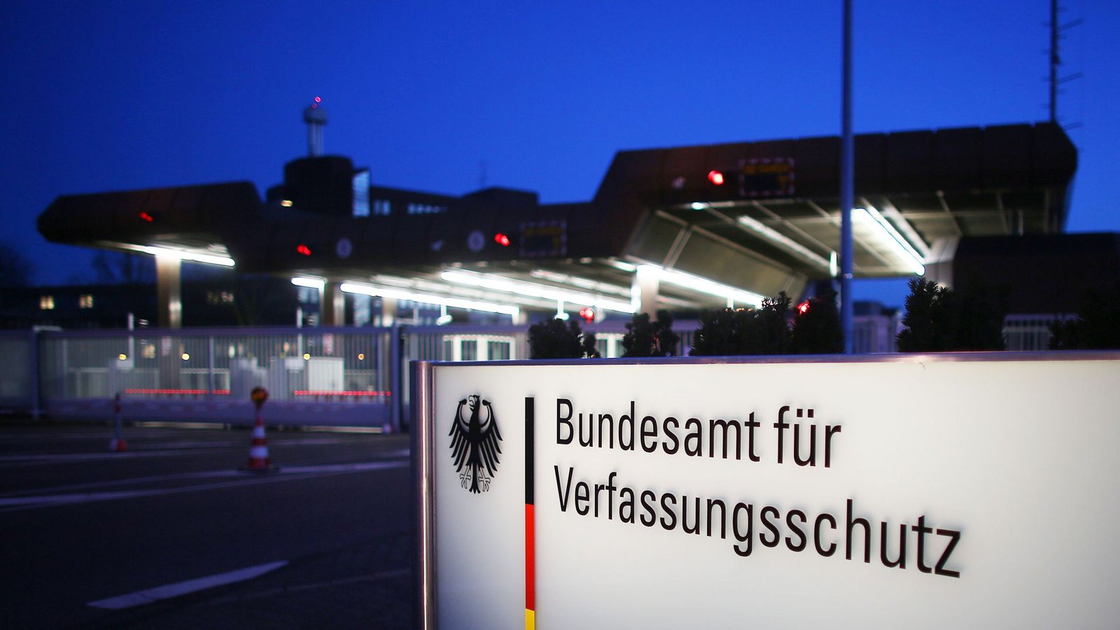 Zentrale des Bundesamtes für Verfassungsschutz in Köln: Die Einschätzungen der Beamten zur AfD können große Auswirkungen haben.Foto: Oliver Berg/dpa Zentrale des Bundesamtes für Verfassungsschutz in Köln: Die Einschätzungen der Beamten zur AfD können große Auswirkungen haben.Foto: Oliver Berg/dpa