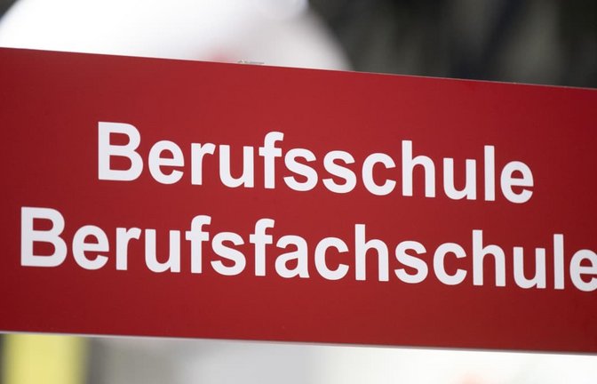 Berufsschullehrer haben mit hoher Arbeitsbelastung zu kämpfen.<span class='image-autor'>Sebastian Kahnert/dpa</span>