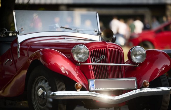 Oldtimer-Fans sind bei der 22. Remstal-Klassik am Sonntag voll auf ihre Kosten gekommen. Die Rallye startete in Waiblingen, führte über den Schurwald und den Schwäbischen Wald und ans Ziel in Fellbach.<span class='image-autor'>Gottfried Stoppel</span>