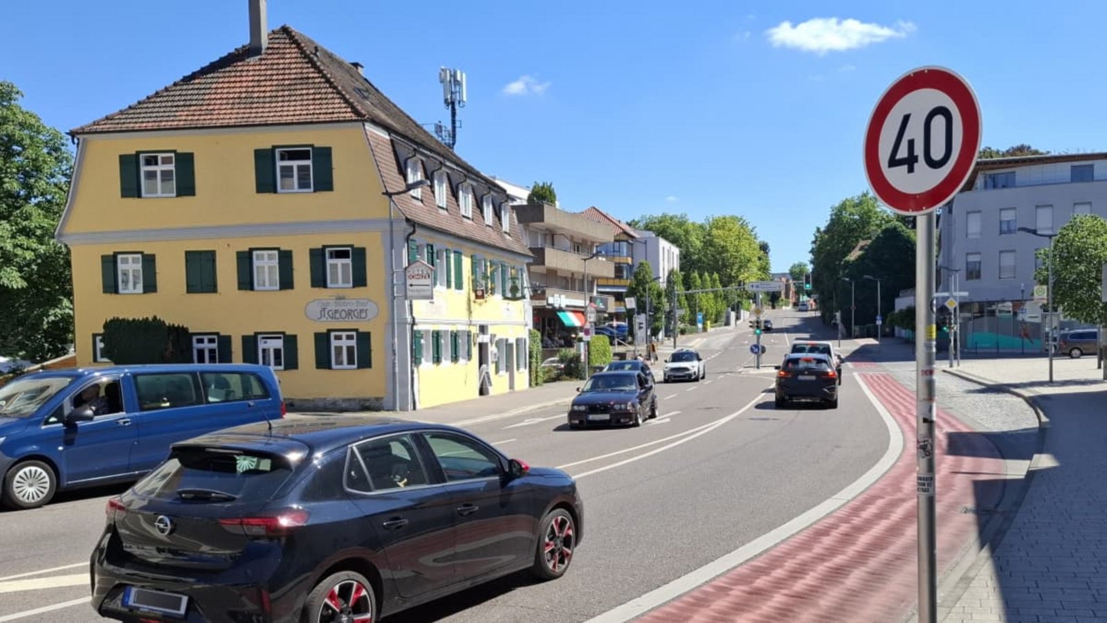 Statt Tempo 40 soll die Höchtsgeschwindigkeit der zentralen Stuttgarter Straße in Kornwestheim auf Tempo 30 gedrosselt werden. Der Beschluss dazu muss aber noch warten.Frank Ruppert