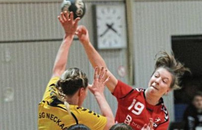 Jasmin Arnold (hinten rechts) und die Handballerinnen des HC Metter-Enz müssen am Sonntagabend beim Vierten zeigen, ob ihre Erfolgsserie anhält.  Foto: Nachreiner