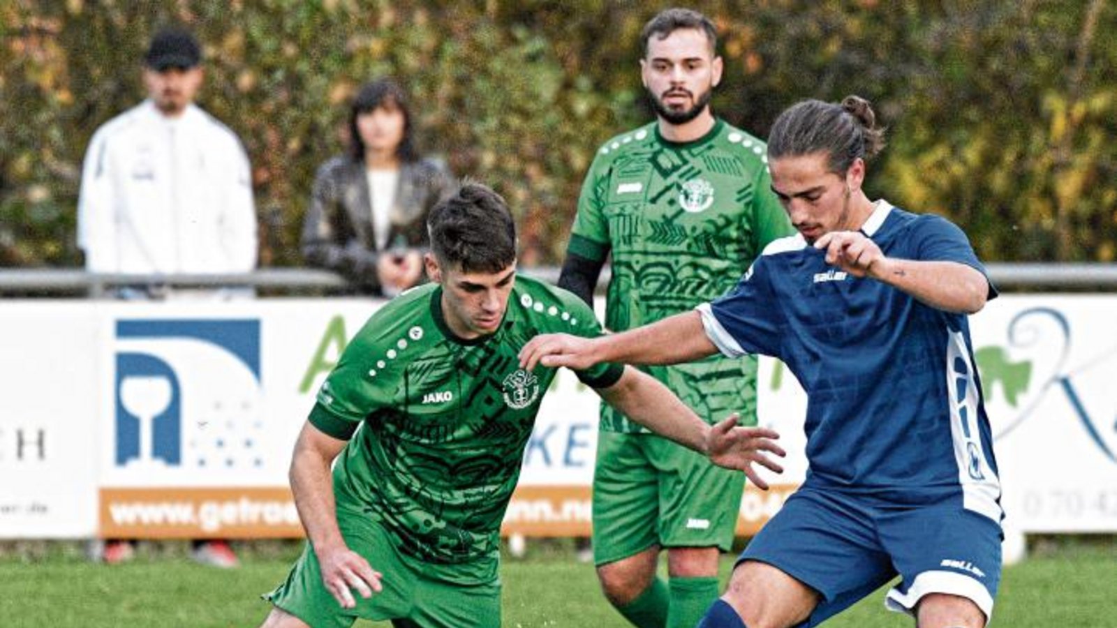 Der TSV Hochdorf (links Manuel Musco) scheint sich wenige Monate nach Neugründung des Teams gefunden zu haben und hofft auf die Fortsetzung seiner Siegesserie. Foto: Leitner Der TSV Hochdorf (links Manuel Musco) scheint sich wenige Monate nach Neugründung des Teams gefunden zu haben und hofft auf die Fortsetzung seiner Siegesserie. Foto: Leitner